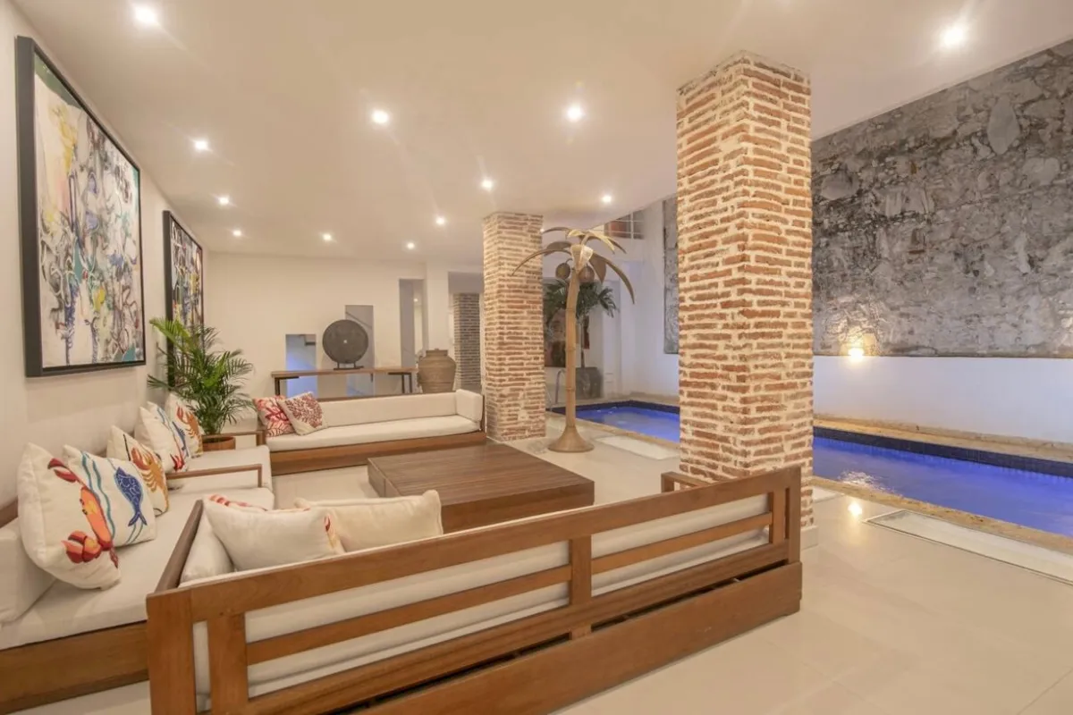 Spacious bachelor-party villa in Cartagena
