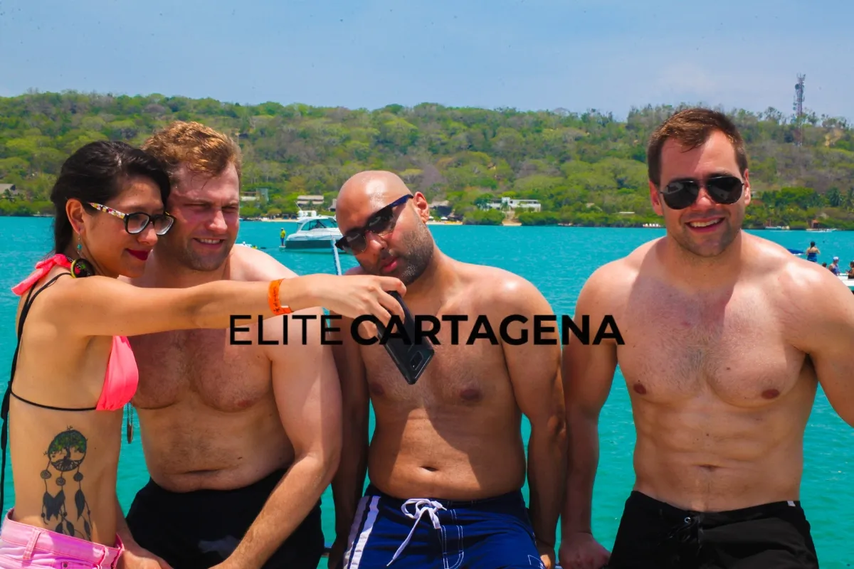Island yacht party at Cholon