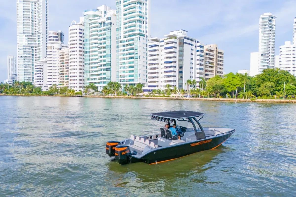 Speed-boat rental